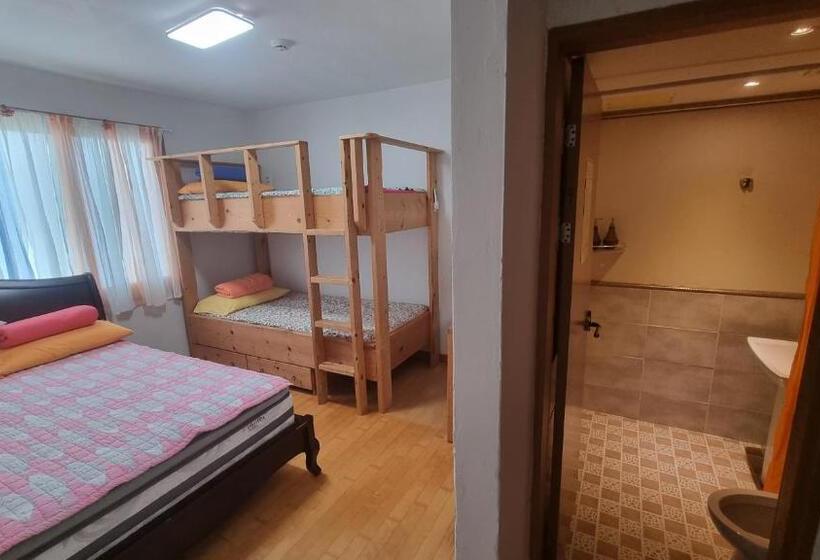 Семейный Номер, Tongyeong One Guesthouse