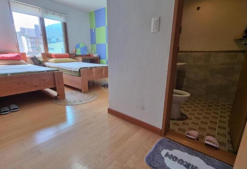 Номер Стандарт, Tongyeong One Guesthouse