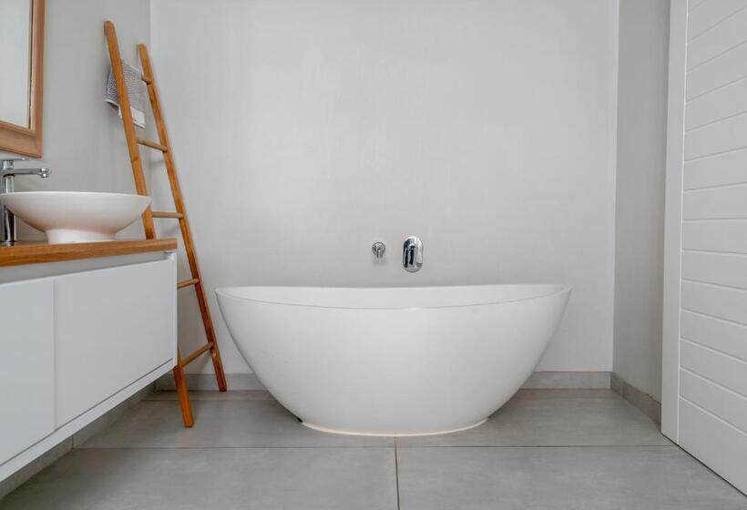 Семейный Номер Вид на Сад, Canal Guest House