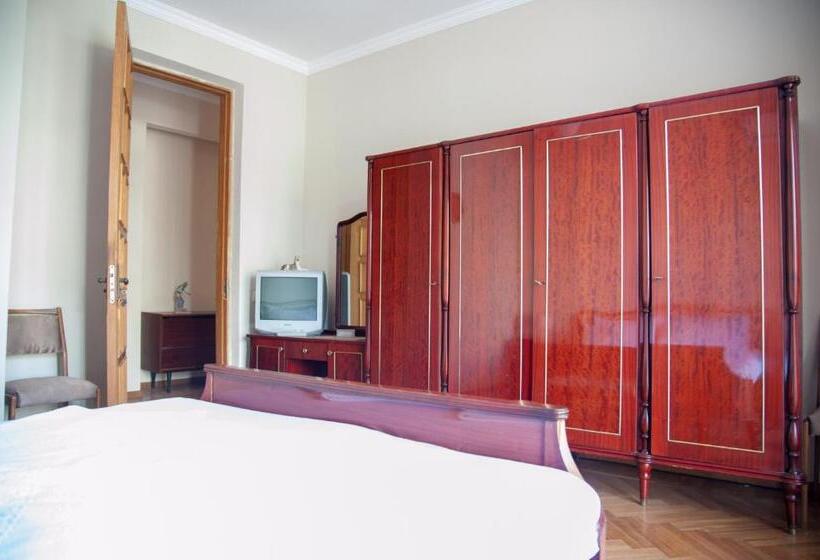 Economy Room, Cozy Guest House In Old Batumi
