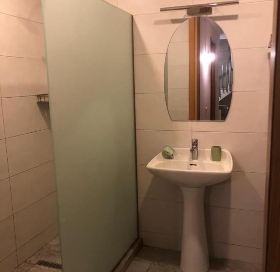 Economy Room, Cozy Guest House In Old Batumi