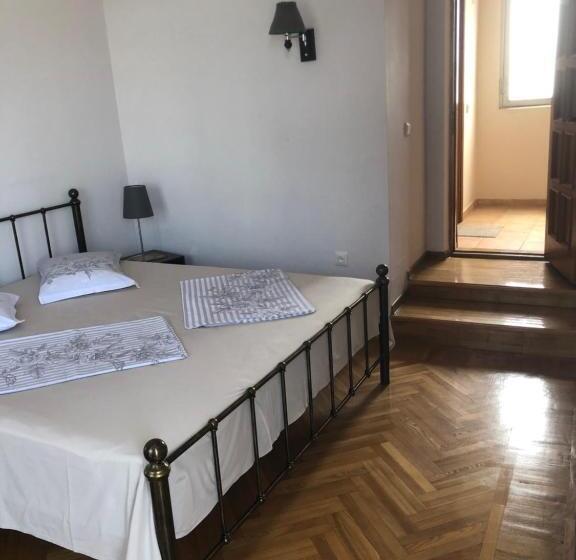 Economy Room, Cozy Guest House In Old Batumi