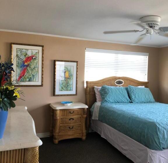 חדר סטנדרט לשלושה, The Surf Beach Motel