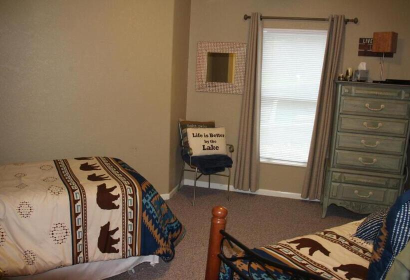 1 Bedroom Apartment Lake View, Lake Ozarks Get Away Topsider