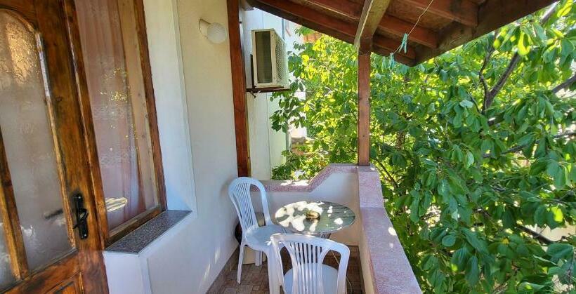 Номер Стандарт с Балконом, Amfora Guest House