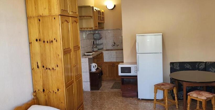 Семейное Студио, Amfora Guest House