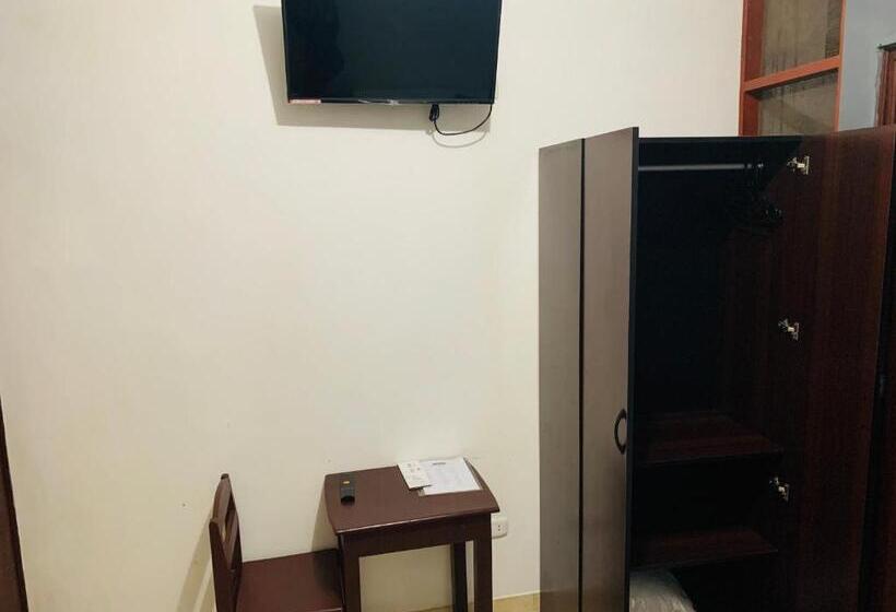 Chambre Standard Individuelle, Hospedaje Marbis