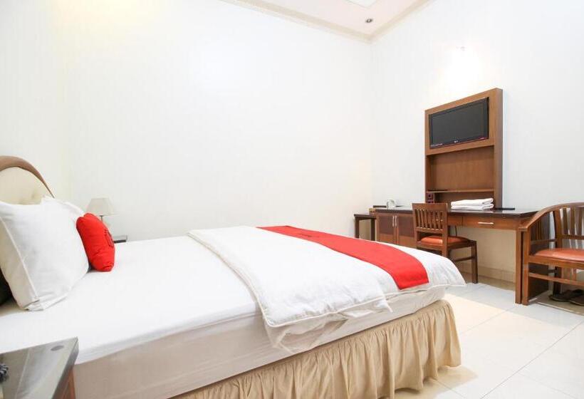 Номер Deluxe, Reddoorz Plus @ Tegal Panggung