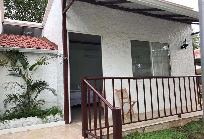 标准平房, Hostal Gualingo