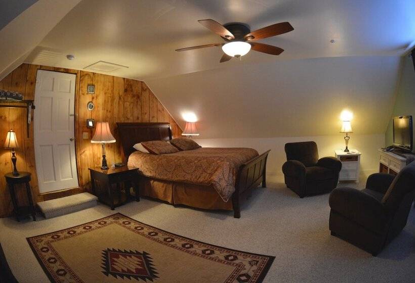 Номер Стандарт, Hyde Away Inn