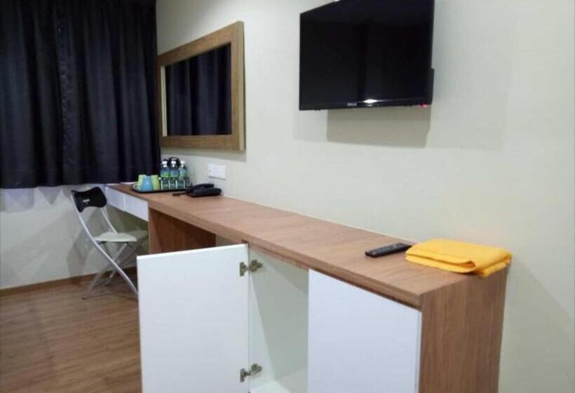 Quarto Triplo Comfort, Royale