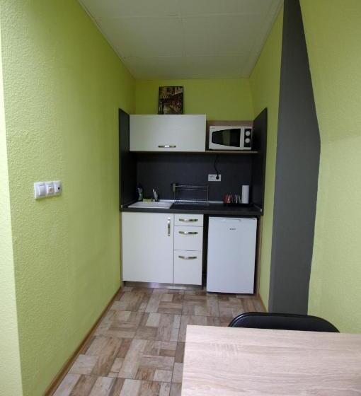 استودیو خانوادگی, Guest House The House топ център габрово