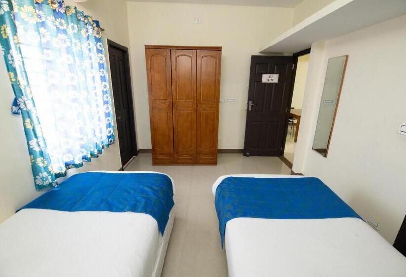 Номер Deluxe с Балконом, High Point Serviced Apartment