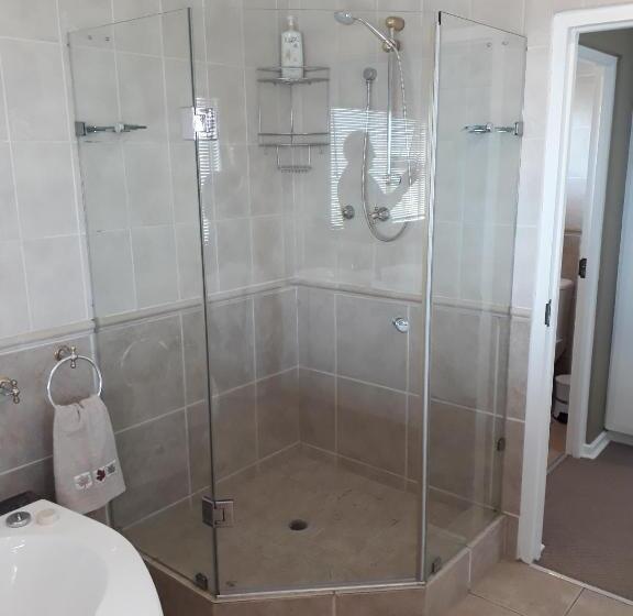 سوئیت با تخت بزرگ, Bella Vista Guest House
