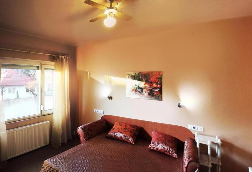 اتاق استاندارد چهار تخته, White & Quiet Apartment House