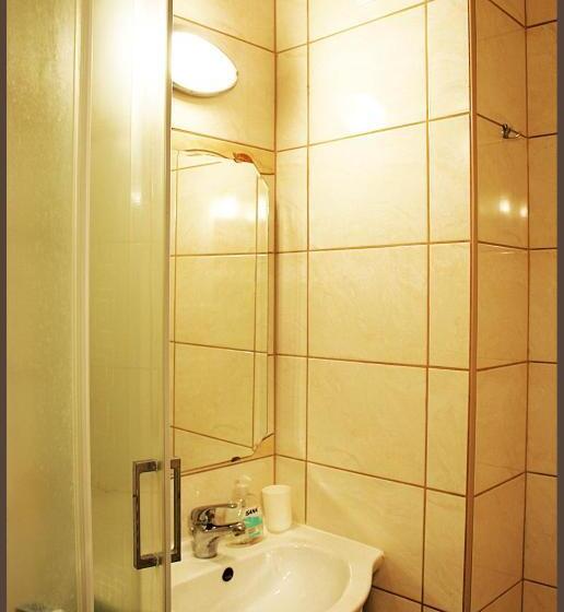 اتاق استاندارد چهار تخته, White & Quiet Apartment House