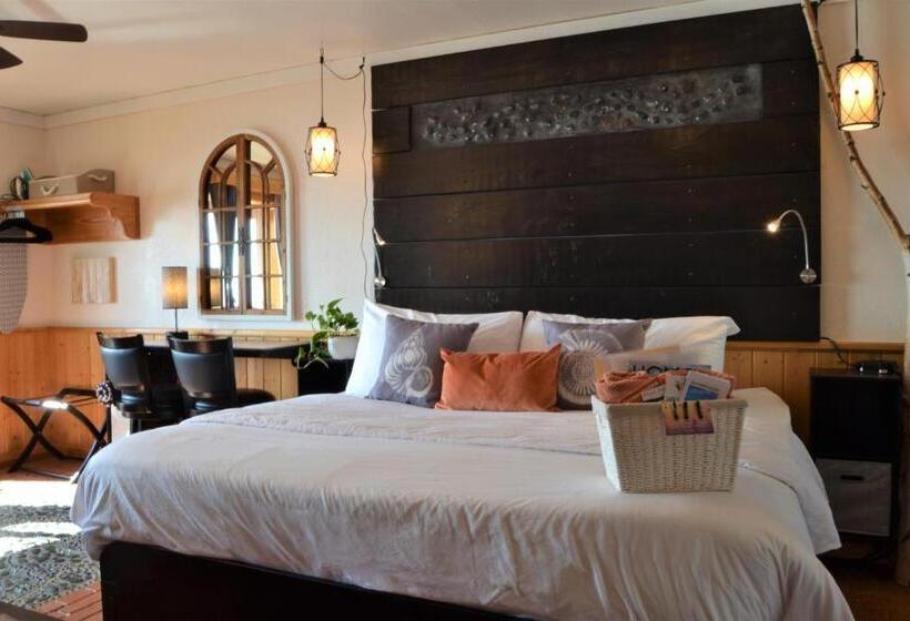 استودیوی استاندارد با چشم‌انداز دریا, Homer Inn & Spa