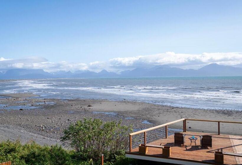 سوییت لوکس, Homer Inn & Spa