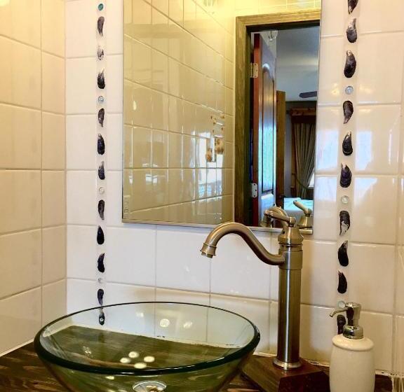 استودیوی استاندارد با چشم‌انداز دریا, Homer Inn & Spa