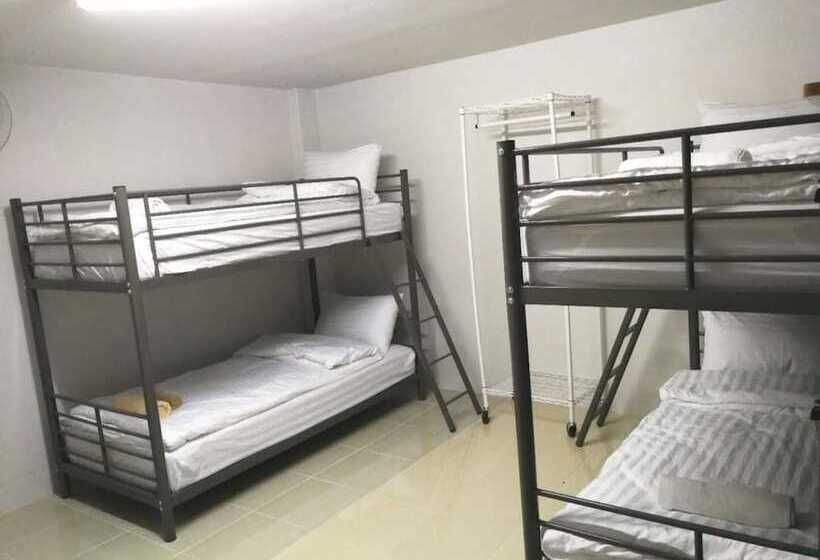 تختخواب در اتاق مشترک, Room58   Hostel