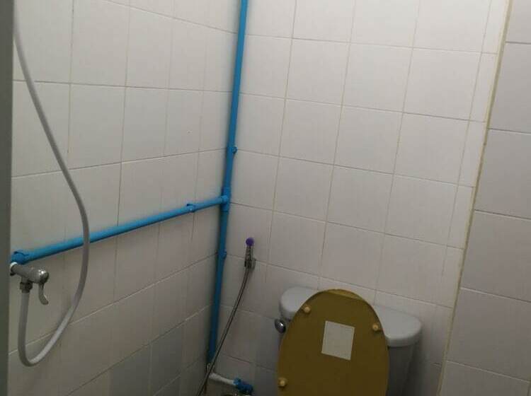 اتاق استاندارد با سرویس بهداشتی مشترک, Room58   Hostel