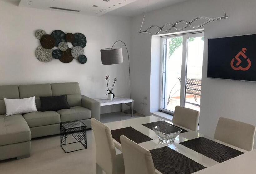 آپارتمان 1 خوابه با چشم‌انداز دریا, Apartments & Rooms Artemus Belveder