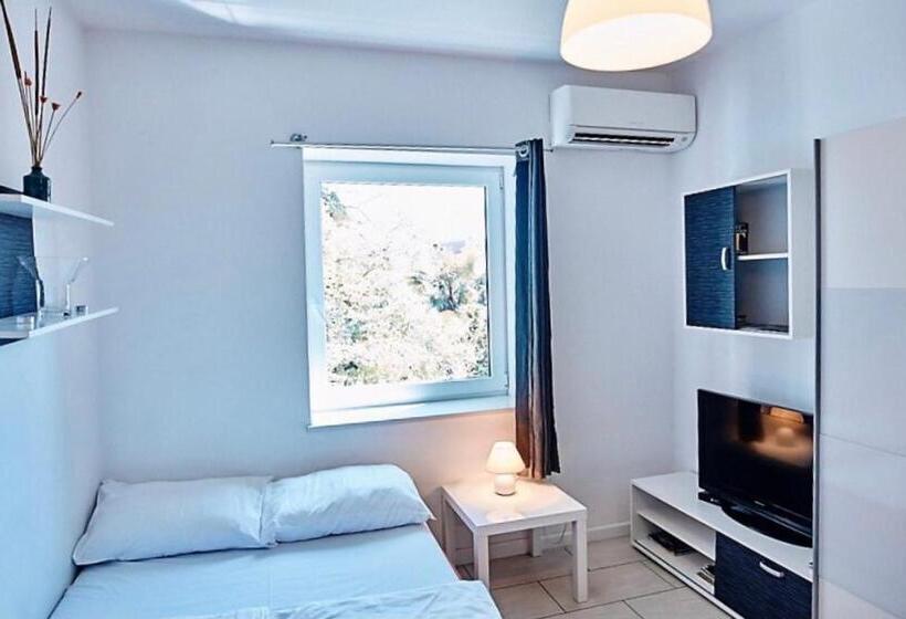 استودیوی استاندارد, Apartments & Rooms Artemus Belveder
