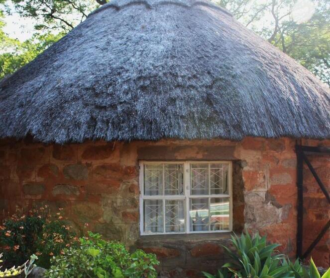 کلبه ییلاقی, Limerick Cottages