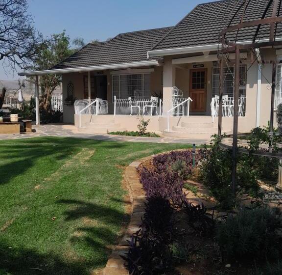 Номер Стандарт Вид на Сад, Longtom Farm Guesthouse
