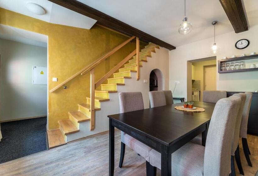 اتاق لوکس, Apartmány U Pavla