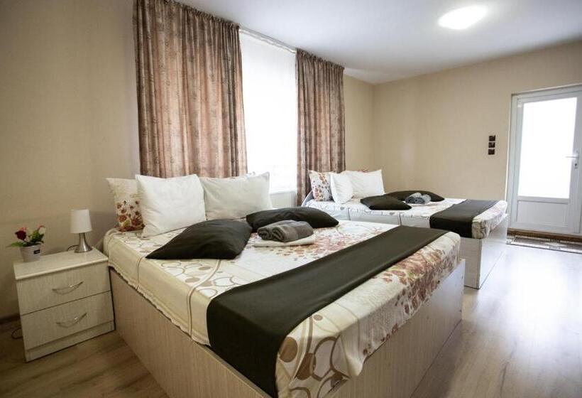 اتاق سوپریور خانوادگی, Daddy House