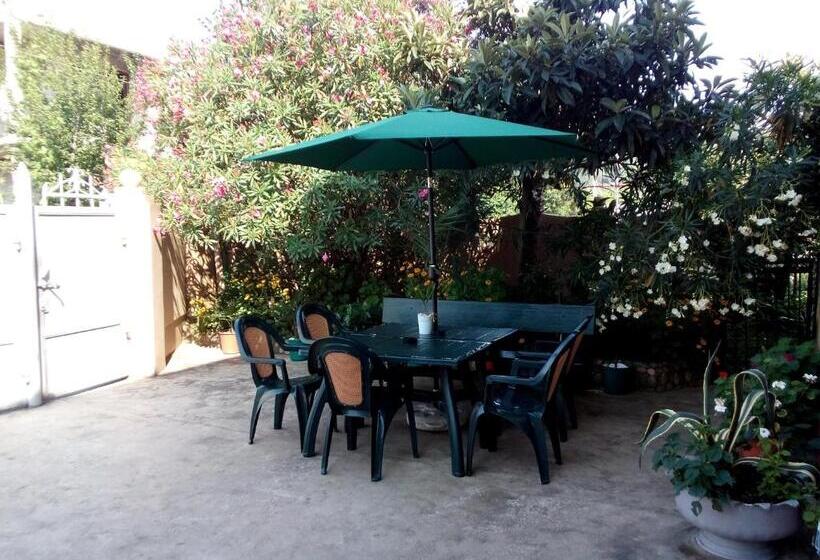 سوییت خانوادگی, Gonio Apsaros House