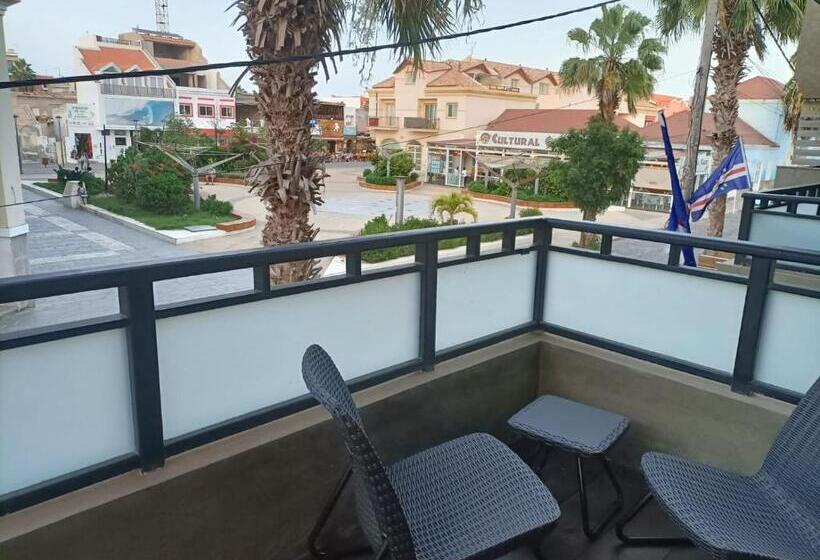 اتاق لوکس با بالکن, Ocean Suites