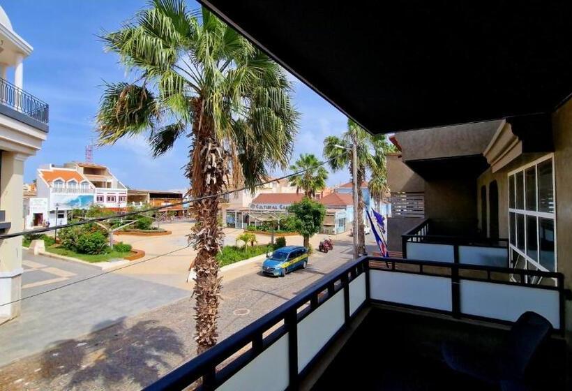 اتاق لوکس با بالکن, Ocean Suites