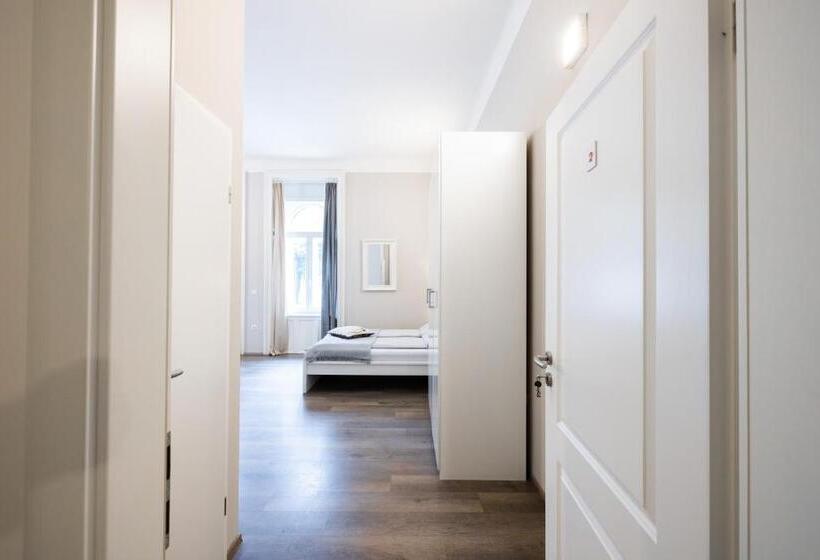 استودیوی استاندارد, 4flats