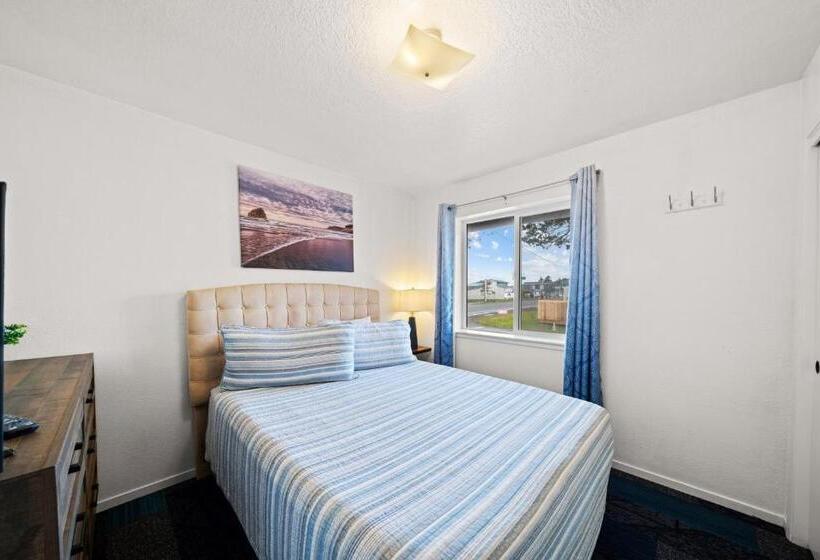 Люкс, Surf & Sand Inn