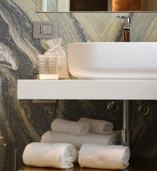 Quarto superior, Santa Croce Boutique