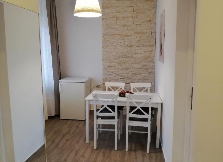 Люкс 2 Спальни, Guest House Piatra Craiului