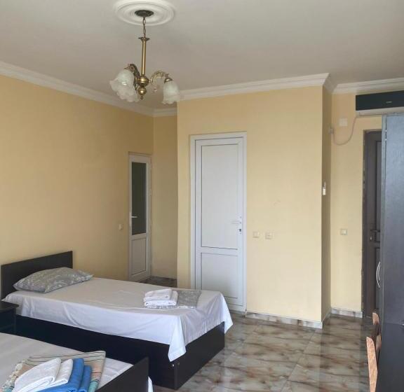 اتاق استاندارد سه نفره, Badu Guest House