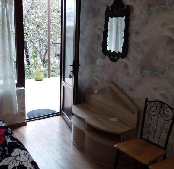 اتاق خانوادگی, Guest House Medea