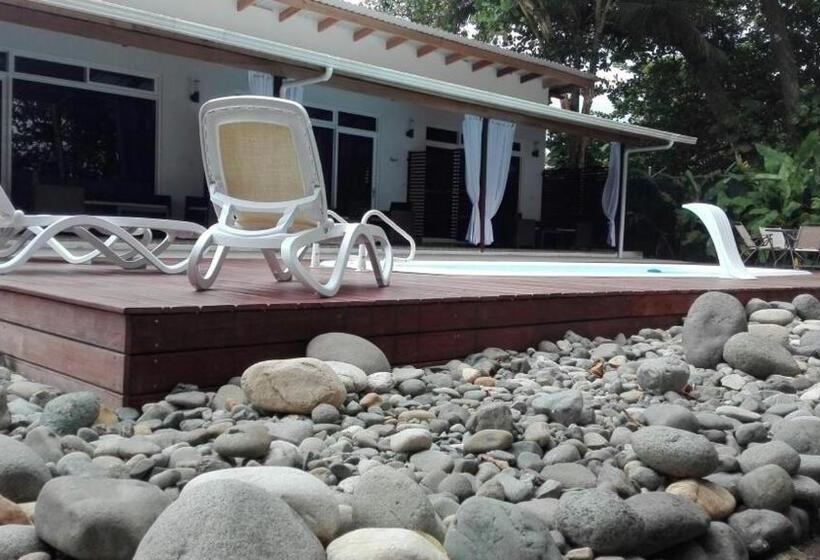 اتاق لوکس, Cahuita Inn