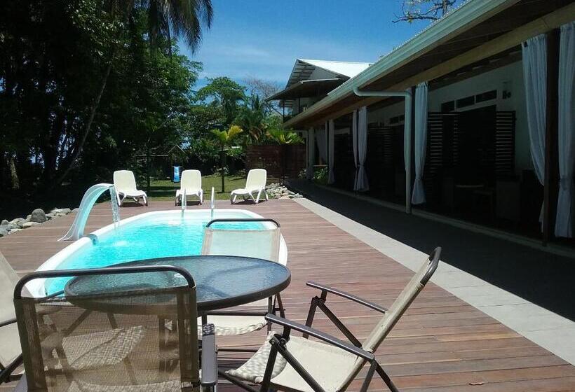 اتاق لوکس, Cahuita Inn