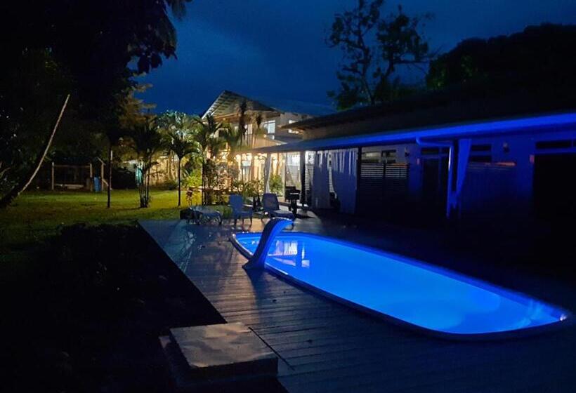 اتاق لوکس, Cahuita Inn