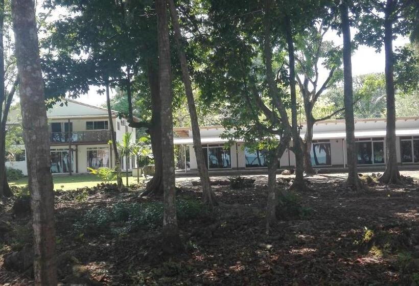 اتاق لوکس, Cahuita Inn