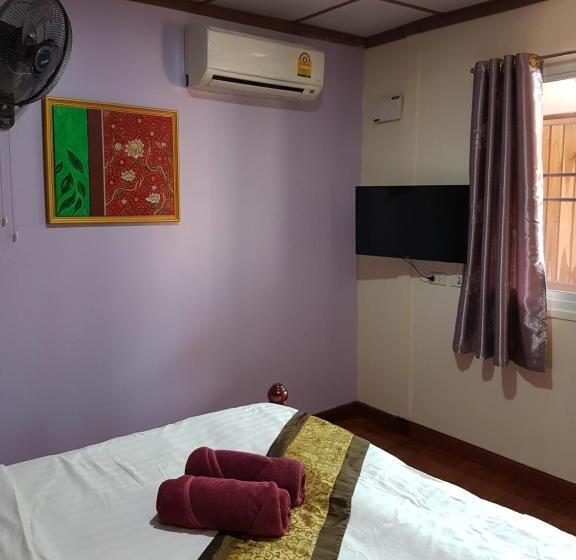 سوییت خانوادگی, Mai Thai Guest House