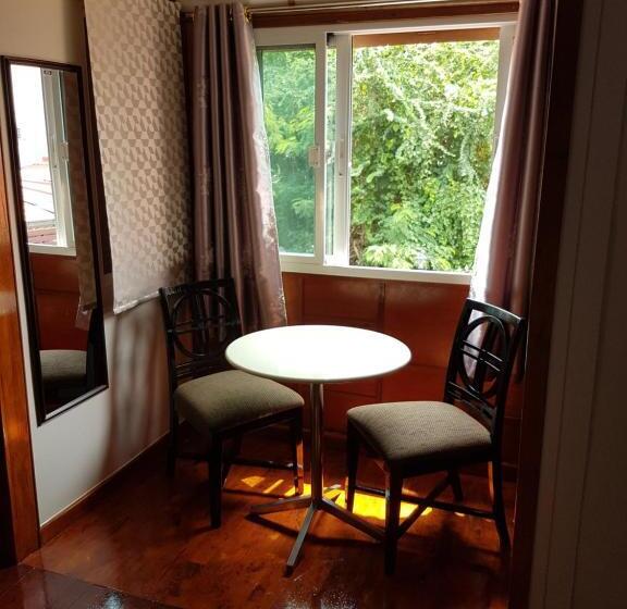 سوییت خانوادگی, Mai Thai Guest House