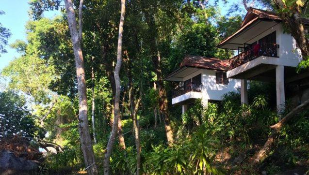 标准平房, Poseidon Bungalows