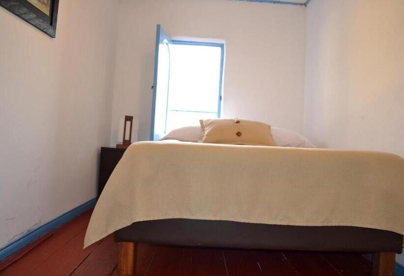 اتاق خانوادگی, Hostal Bosque De Niebla