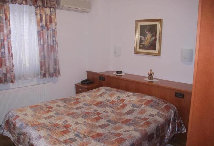 آپارتمان 1 خوابه, Apartment Sobe Ravbar