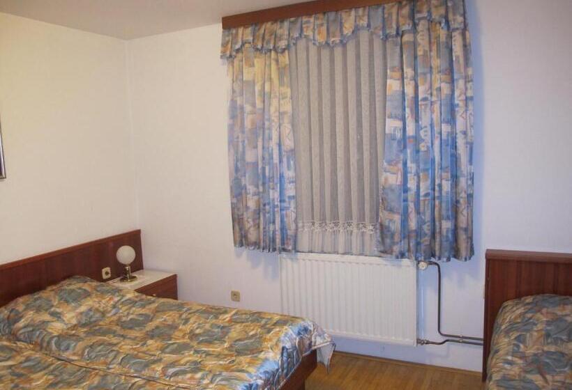 آپارتمان 1 خوابه, Apartment Sobe Ravbar